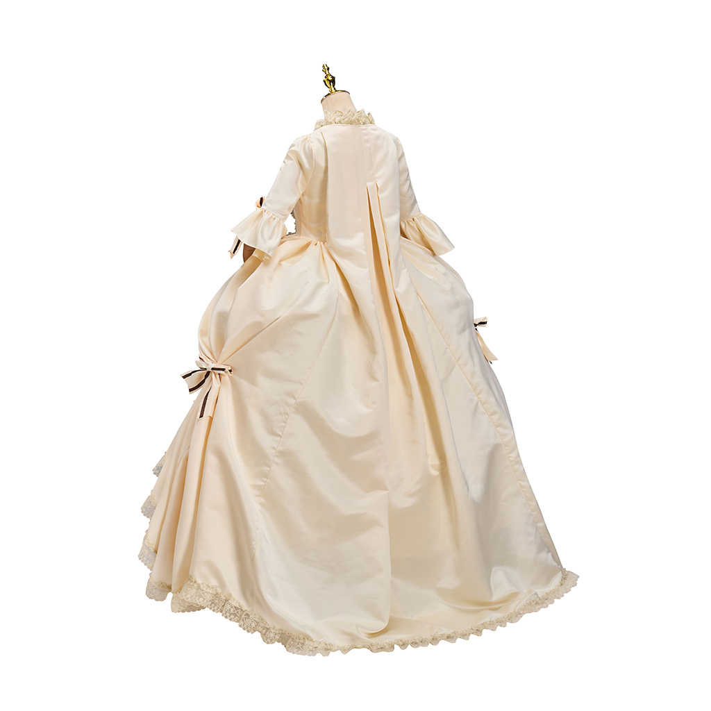 Rococo Marie Antoinette Queen  - مراجعة Shoulder Massage Ball وسعره