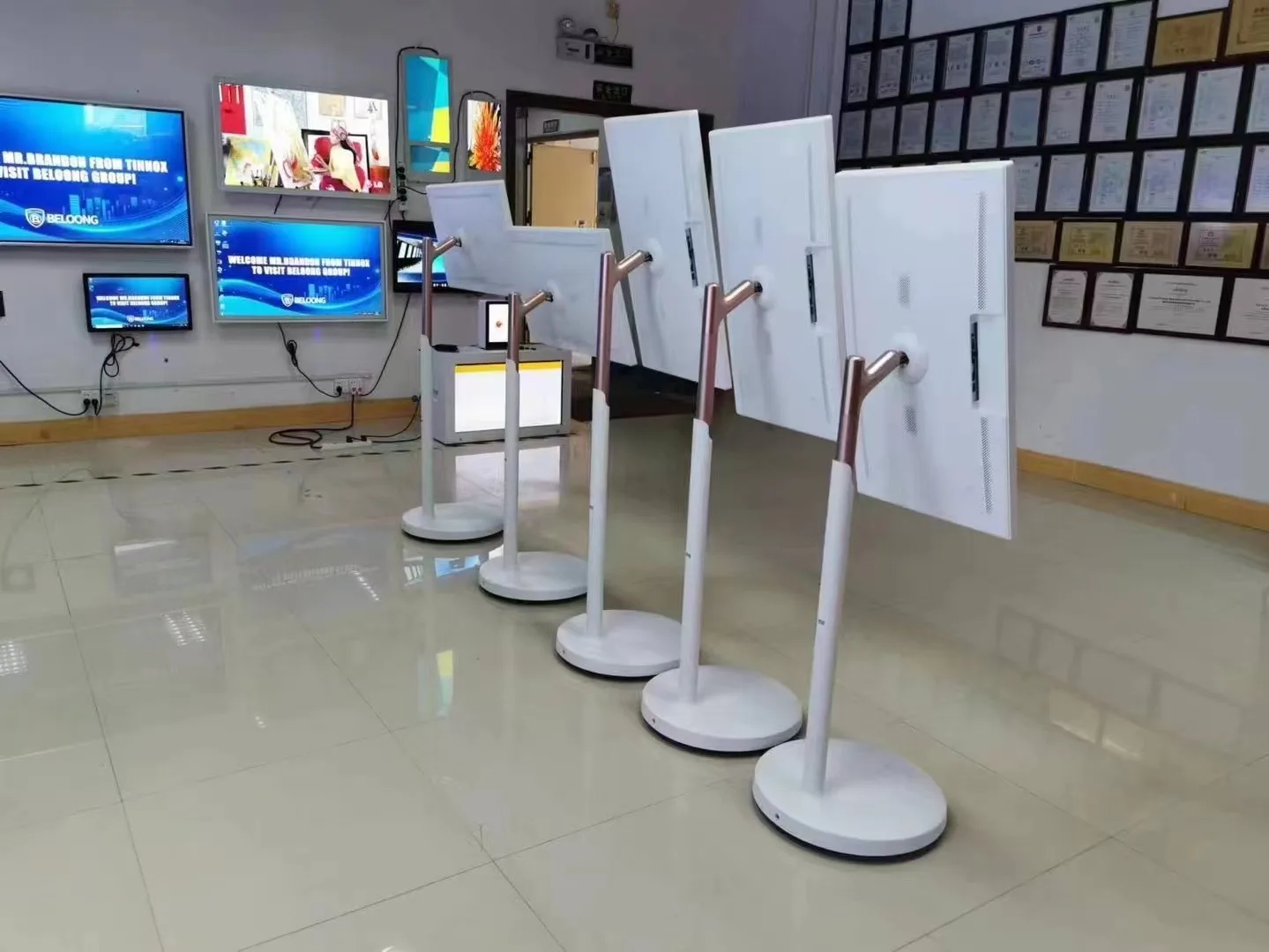 Touch Screen 32 Inch Portable  - مراجعة Yoga Fitness Video وسعره