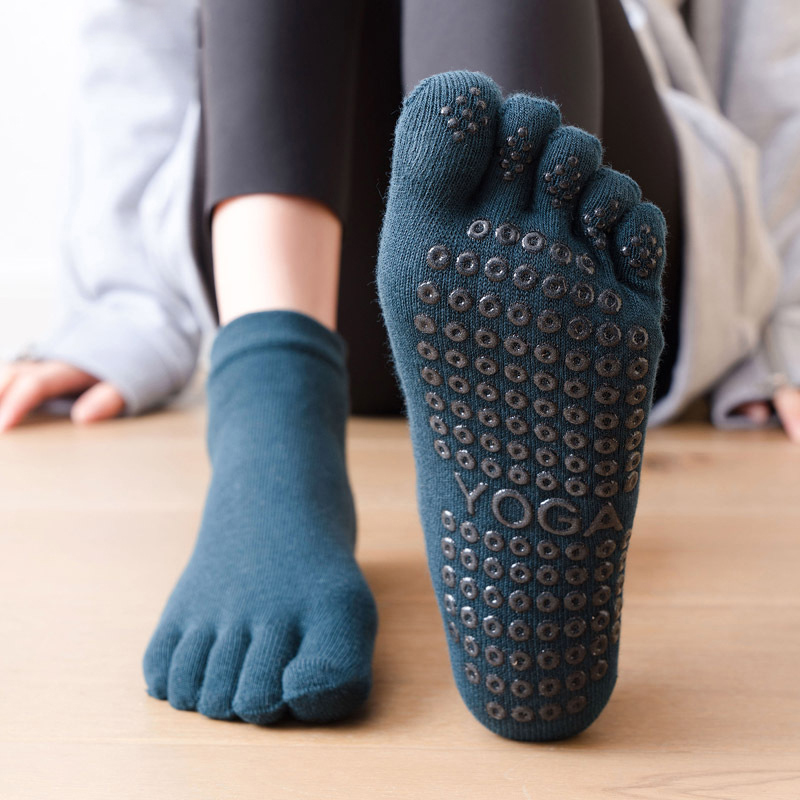 Anti-Slip Women Pilates Socks  - مراجعة Yoga Dance & Fitness Center Llc وسعره